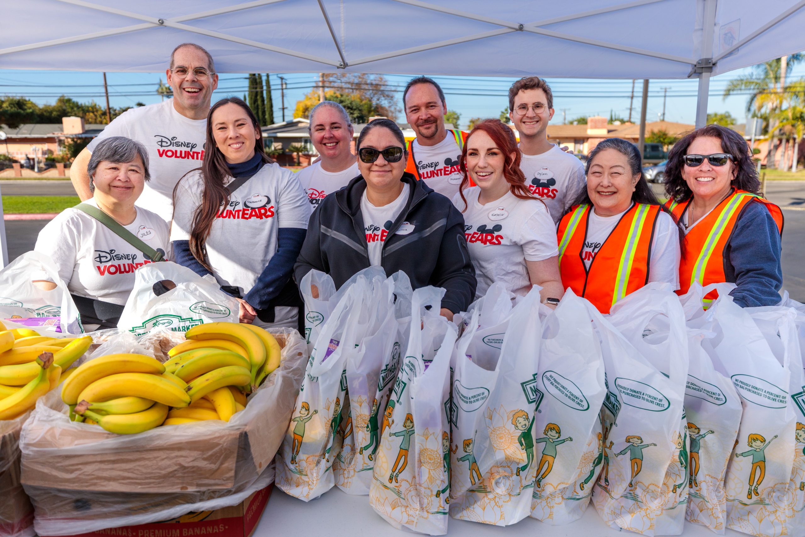 Disney Serves Up Food for Families in Need this Thanksgiving